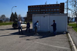 U krugu UKC-a RS postavljeni objekti za trijažu pacijenata