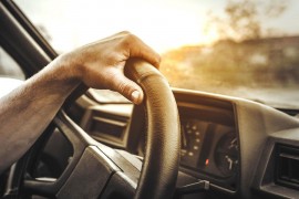 Oduzet mu auto jer ga je vozio bez dozvole