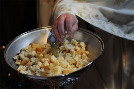 Srpski ljekar o pričešću u doba korona: Veliki rizik za širenje ...