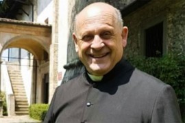 Preminuo sveštenik, odrekao se respiratora da spasi mlađeg pacijenta