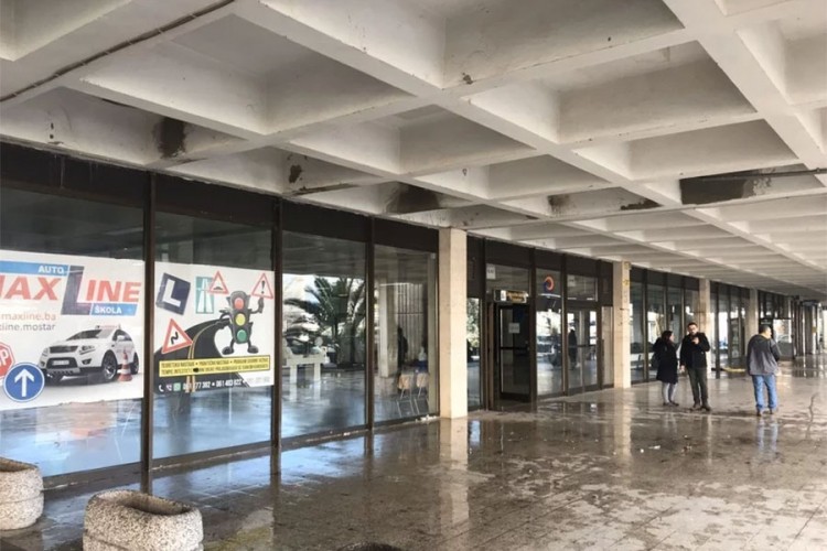 Poplavljena željeznička stanica u Mostaru