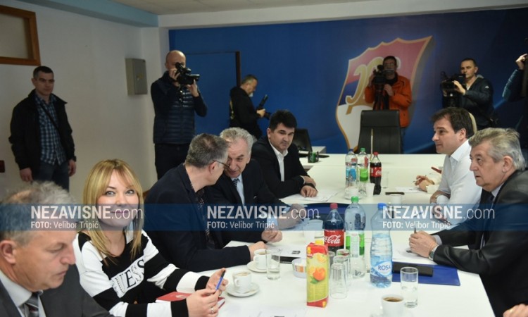 Predsjedništvo SDS-a: Koalicija sa SNSD-om ne dolazi u obzir