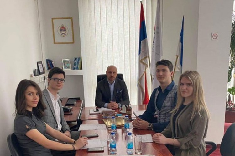Inicijativa učenika Medicinske škole: Besplatno mjerenje šećera senzorima