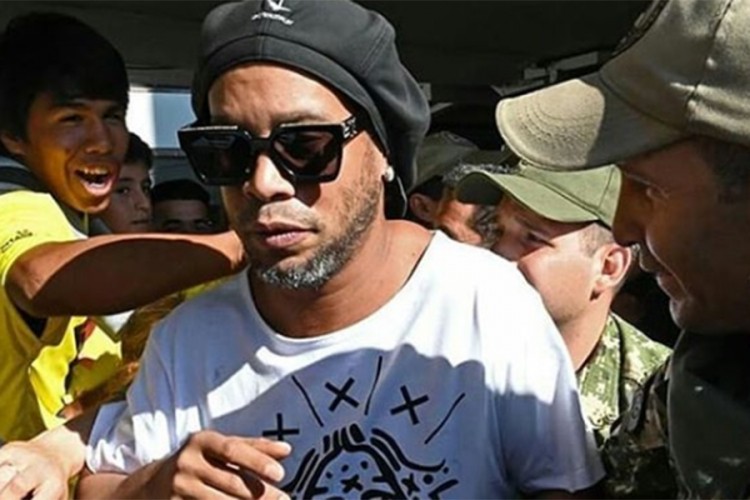 Ronaldinjo uhapšen sa lažnim pasošom