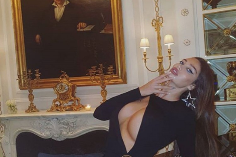 Soraja ponovo počastila fanove vrelom fotografijom