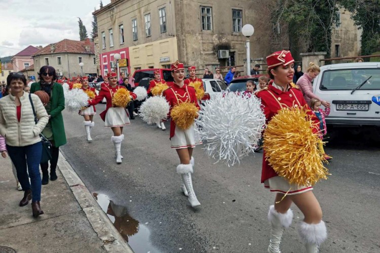 Karavan mimoze obradovao Bilećane