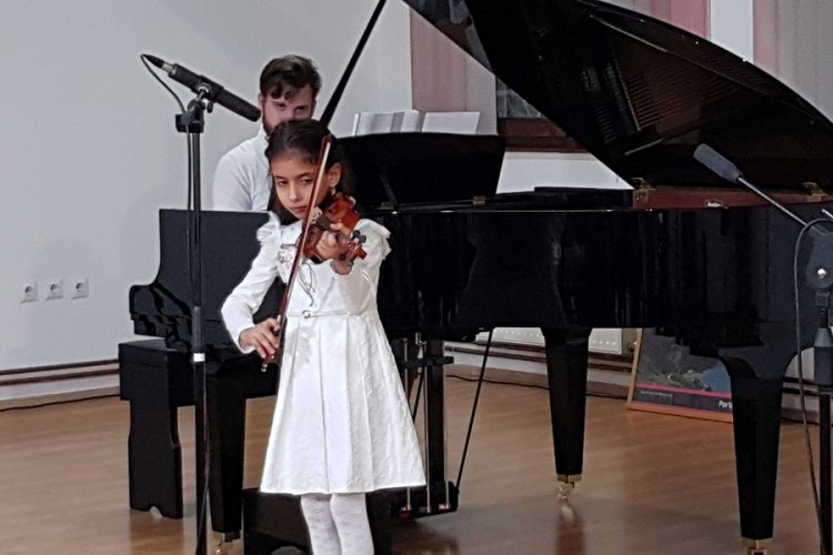Na takmičenju muzičkih škola učestvovalo oko 200 učesnika