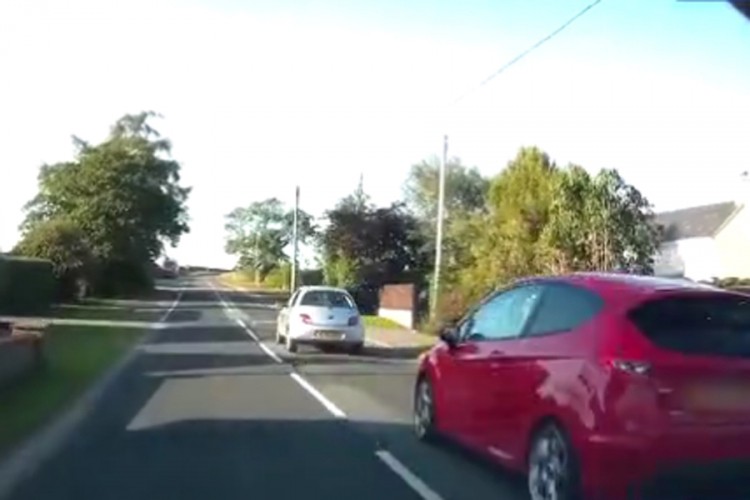 Snimio ih kako se trkaju suprotnom stranom, poginula tinejdžerka