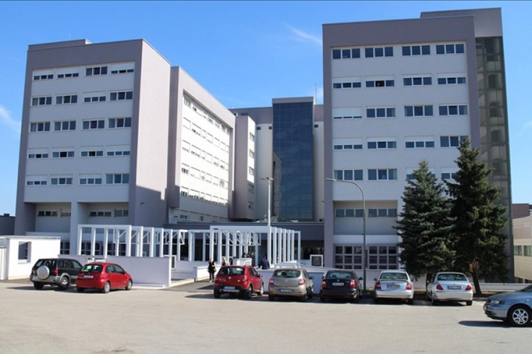 Podvig ljekara UKC RS: Trudnici istovremeno radili operaciju glave i carski rez
