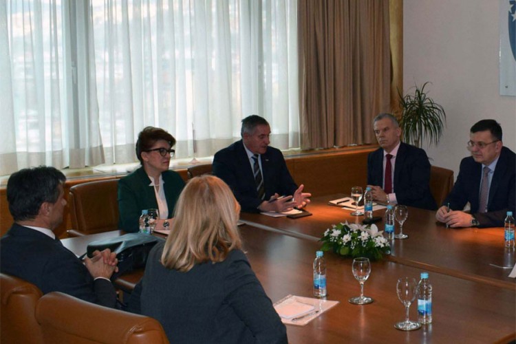 Tegeltija sa Viškovićem i Novalićem: Zabraniti ulazak strancima iz rizičnih područja