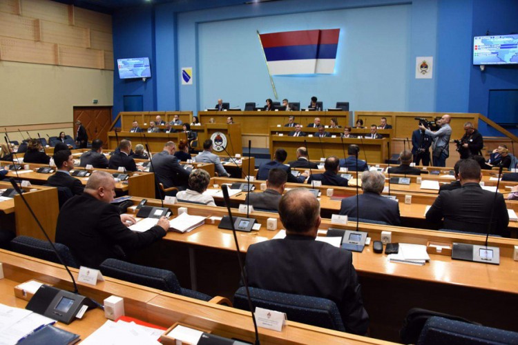 Varnice zbog Poslovnika u NS RS