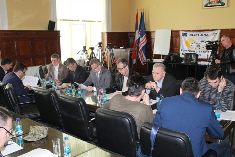 Sve službe u pripravnosti zbog virusa korona