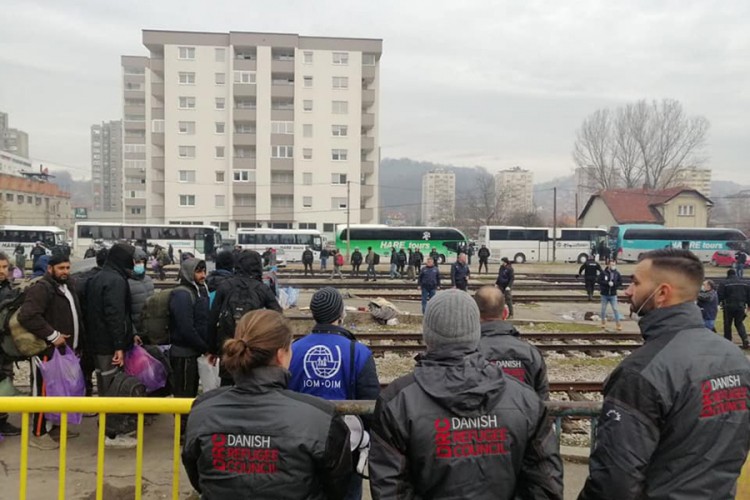 Oko 500 migranata iz Tuzle prebačeno u Blažuj