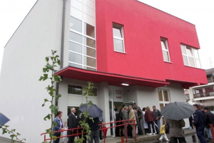 U prekidu telefonske veze u ambulanti na Laušu