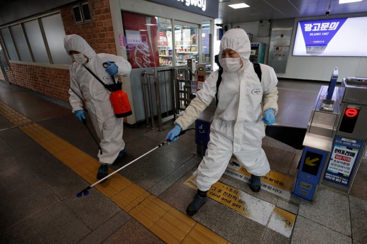 Kina: Moguće je da je američka vojska donijela epidemiju u Vuhan