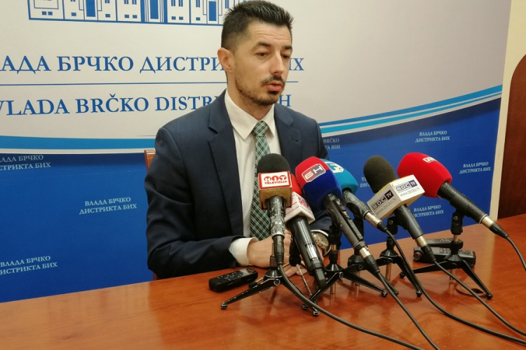 Obavezno popunjavanje sanitarnog obrasca na prelazu u Brčkom
