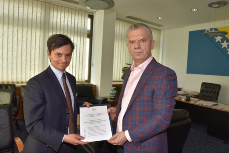 Ambasador Italije uručio Radončiću spisak mjera kako bi se zaustavila pandemija