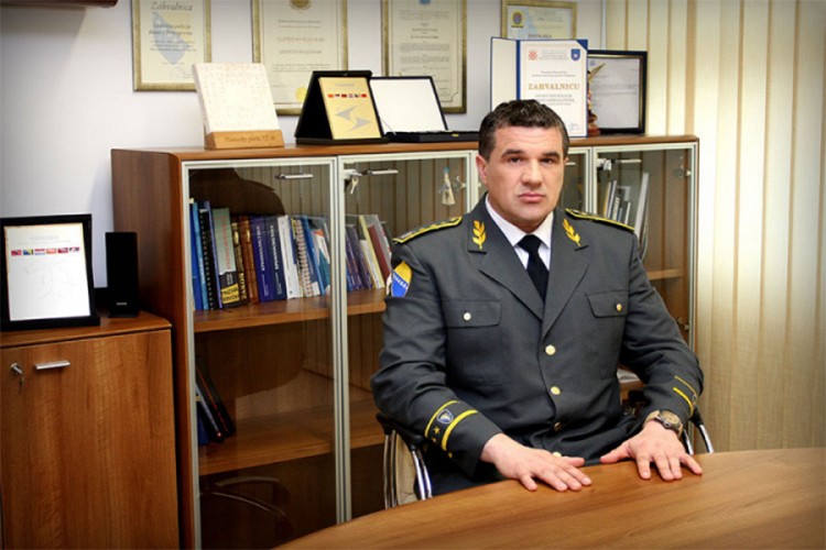 Galić suspendovao pet policajaca