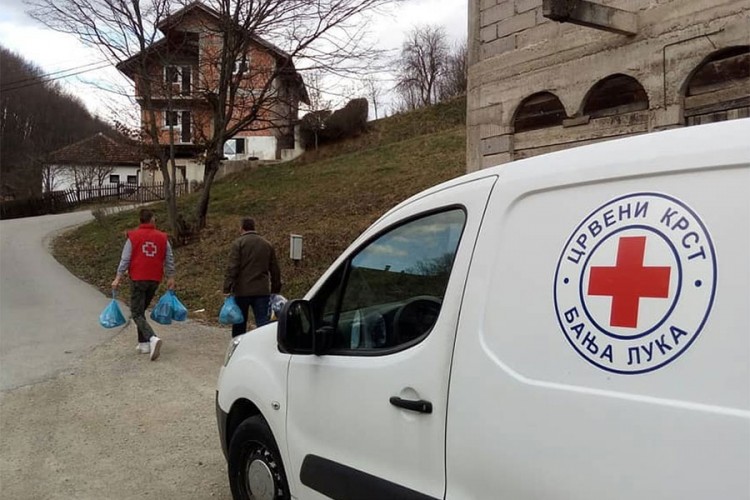 Pojačana podjela besplatnih obroka i paketa na kuće adrese u Banjaluci