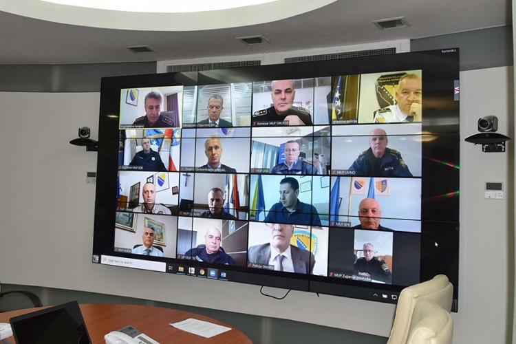 Radončić održao videokonferenciju sa čelnicima policija o virusu