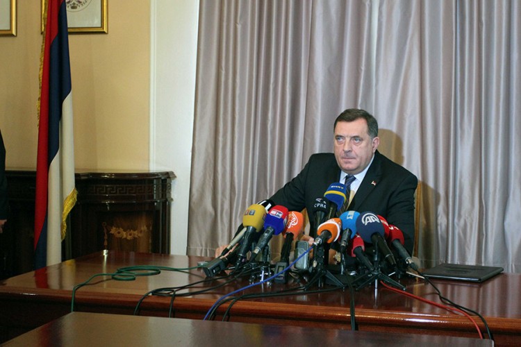 Martovsku platu Dodik će podijeliti u osam višečlanih porodica