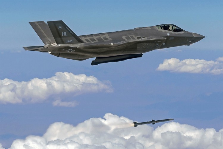 Budžet vojne avijacije SAD: Usporavanje nabavki F-35 i svemirski program