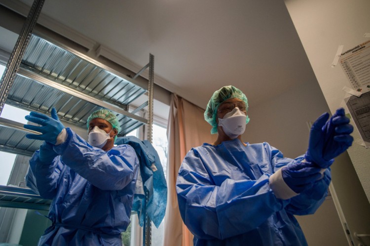 U Mađarskoj broj zaraženih porastao na 300, preminulo 10