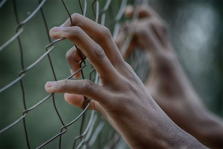 Zbog virusa korona u Sloveniji pušteno više od 200 zatvorenika