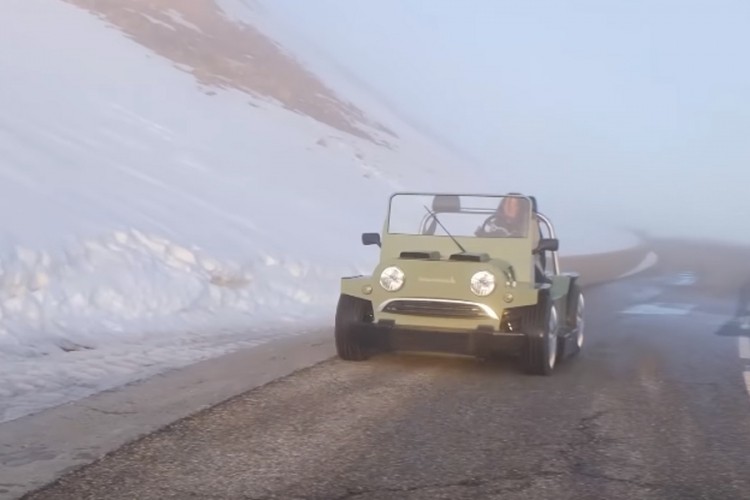 Šta dobijete kada u Mini ubacite Maseratijev motor sa 420 KS?