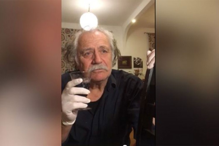 Rade Šerbedžija recitovao i kuvao na Facebooku