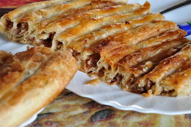 Pekara zbog virusa korona uvela "burekomat"
