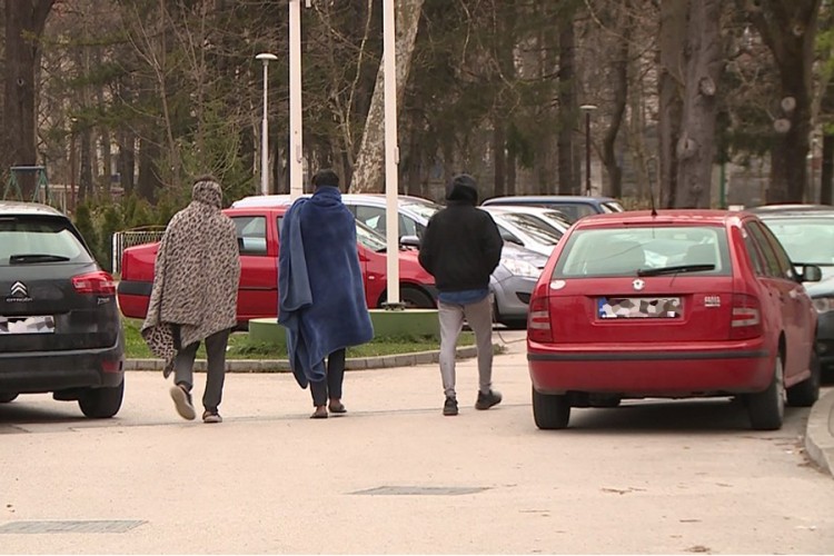 Loše vrijeme usporilo izmještanje migranata na Lipu