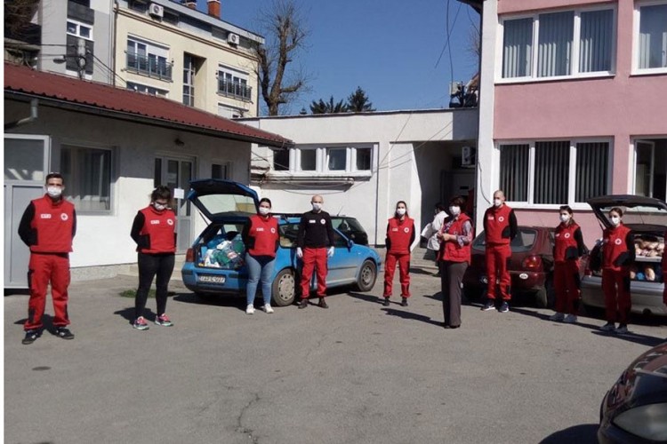 Crveni krst apeluje: Na izmaku rezerve hrane i sredstava za higijenu