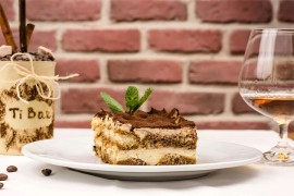 Kremasti kolač sa ukusom kafe