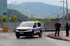 Napad na policajce u Francuskoj, napadač ubijen