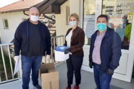 Mikrofin donira zaštitnu opremu domaćim medicinarima