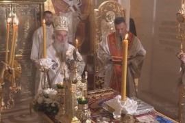 Patrijarh Irinej služio Vaskršnju liturgiju prvi put bez vjernika