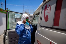 Virusom korona zaraženo 2,4 miliona ljudi, preminulo više od 165.000