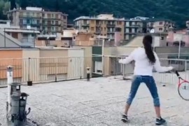 Tenis u izolaciji: Okršaj Italijanki na krovovima zgrada