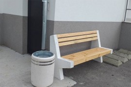 U Banjaluci postavljene nove klupe i korpe