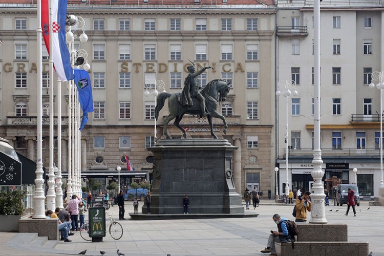 U Hrvatskoj za pola mjeseca više od 12.000 ljudi ostalo bez posla