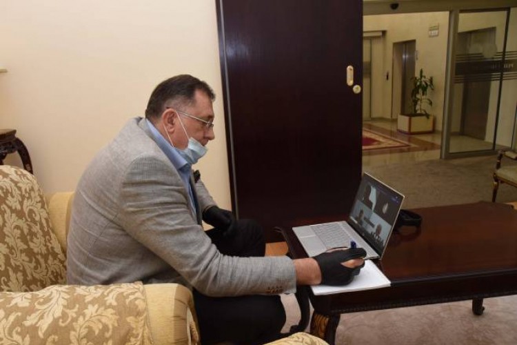 Dodik: U naredna 24 časa karantinski smještaj na svim graničnim prelazima