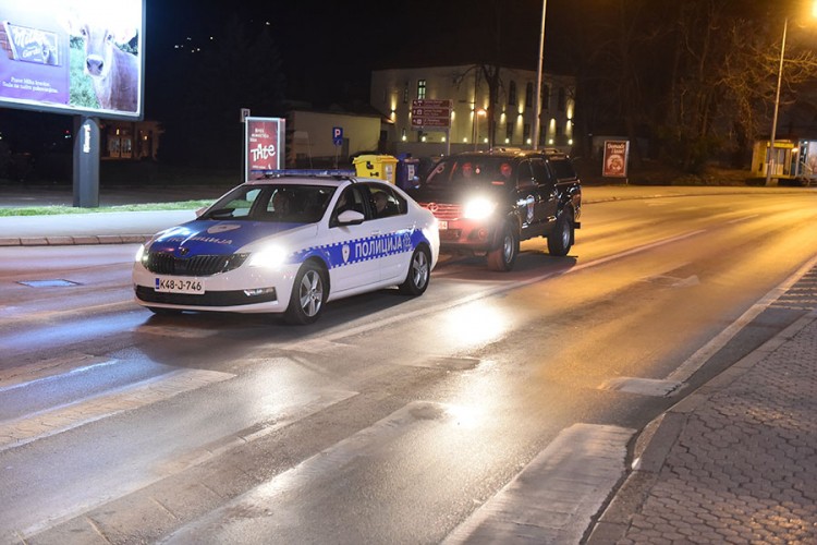 Troje uhapšeno u Banjaluci: Pili na igralištu za vrijeme zabrane kretanja