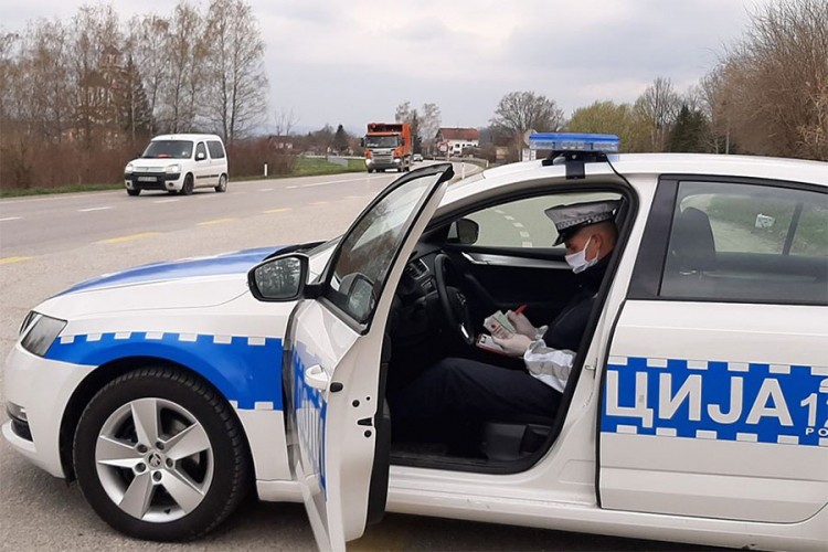 Po 1.000 KM pripadnicima MUP-a RS, Civilne zaštite, inspektorima