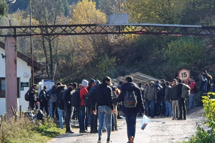 Stotine migranata uskoro dolazi u srpsko selo Lipa