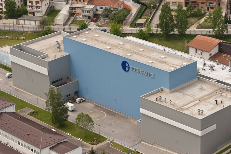 Bosnalijek svojim penzionerima podijelio lijekove i finansijsku pomoć