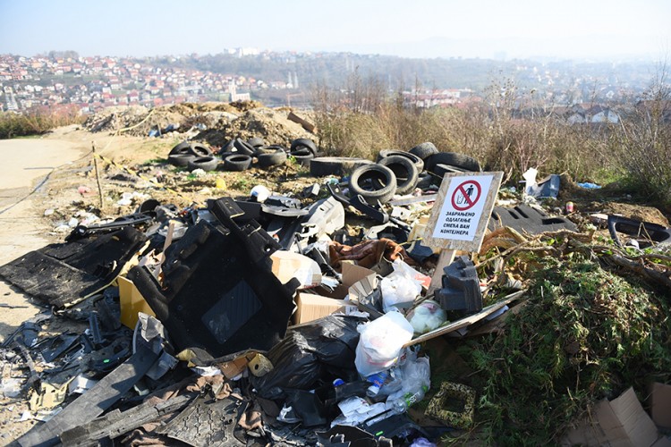 Zaustavljen društveni život, ali ne i zagađenje prirode