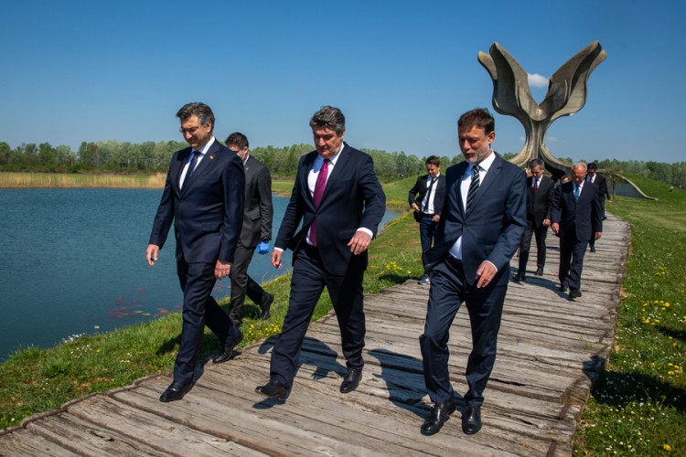 Milanović: Zakonom zabraniti veličanje ustaštva