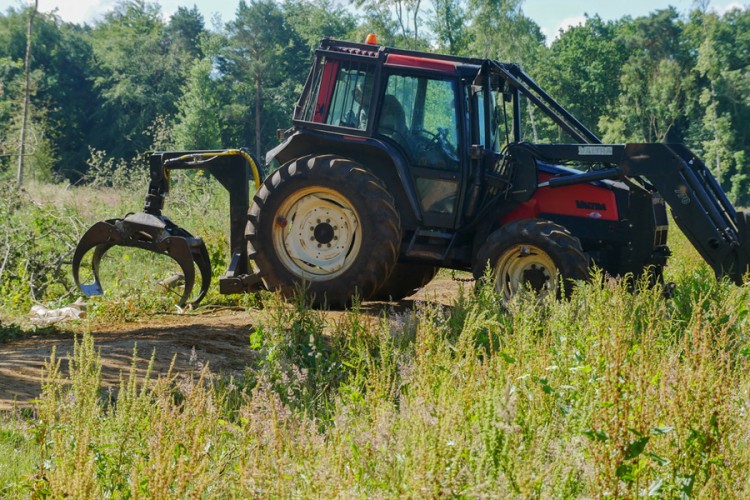 Poginuo pri prevrtanju traktora kod Doboja