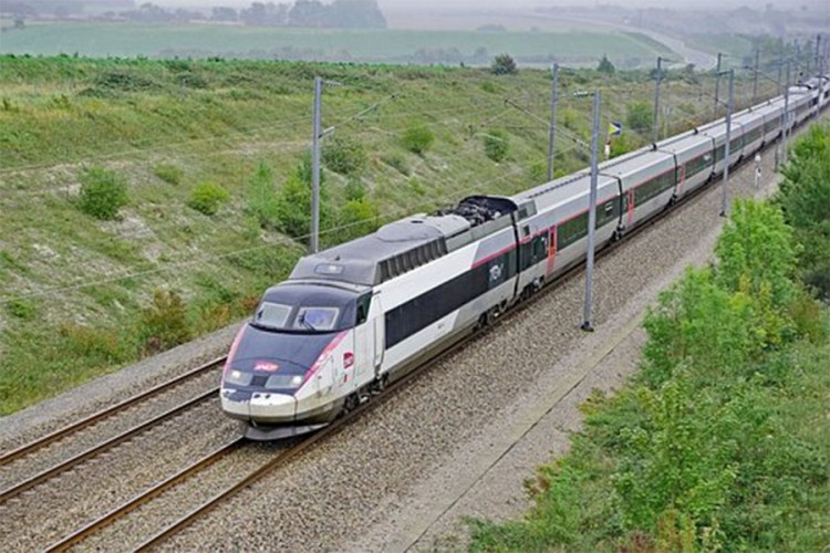 Mađarska potpisala kredit za brzu prugu Budimpešta - Beograd